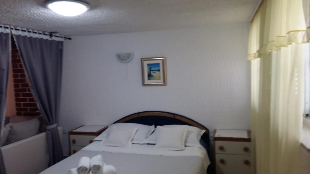 Apartmani Gojevic Vodice Exteriör bild