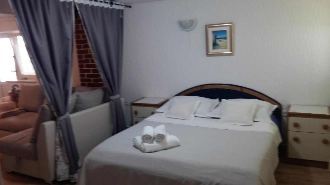 Apartmani Gojevic Vodice Exteriör bild