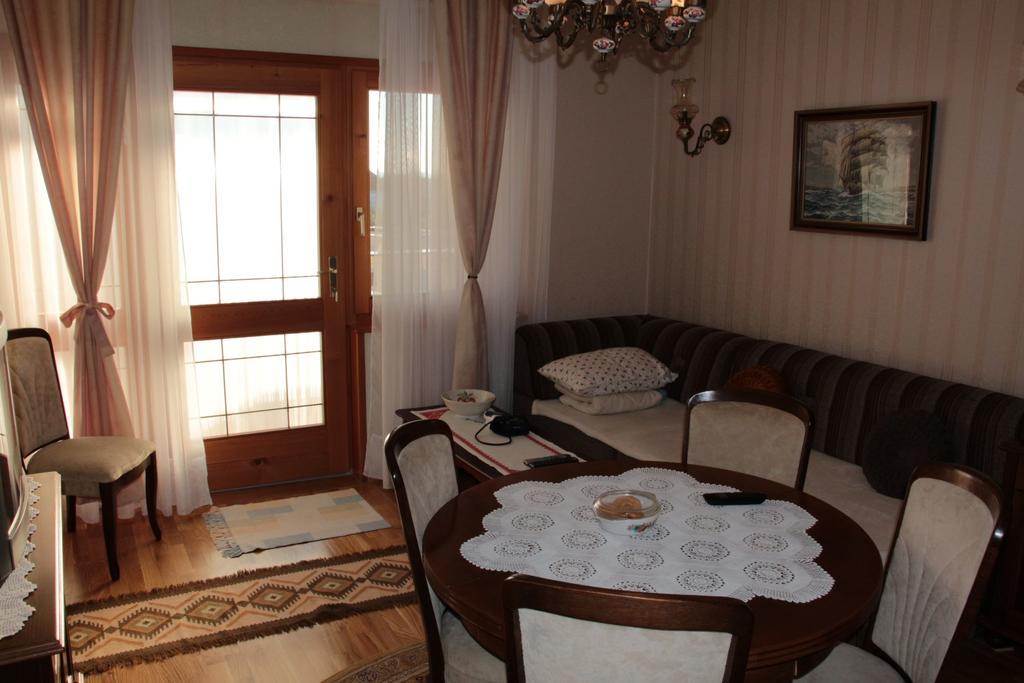 Apartmani Gojevic Vodice Exteriör bild