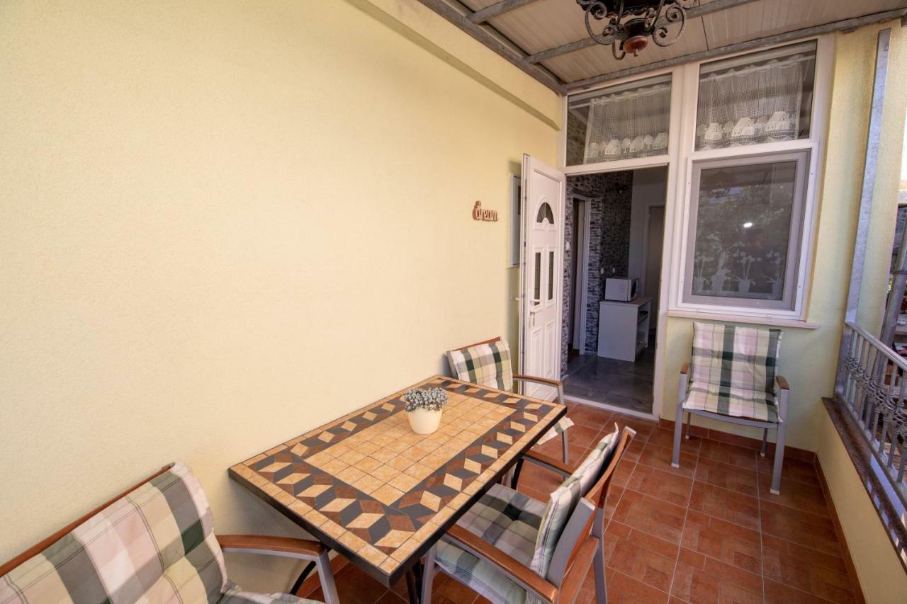 Apartmani Gojevic Vodice Exteriör bild