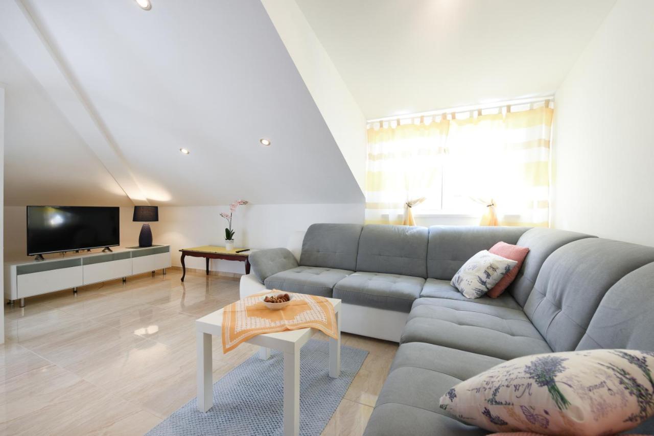 Apartmani Gojevic Vodice Exteriör bild